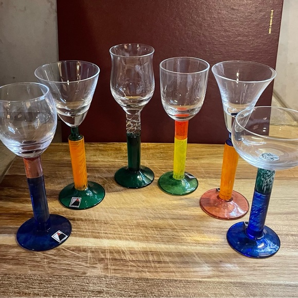 Cordials. Manufactured in Republic of Czech 6 adorable colorful. - Picture 4 of 8